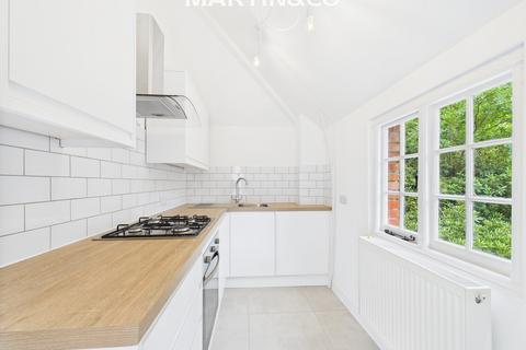 3 bedroom detached bungalow to rent, Kingslake Lodge