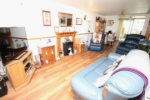 3 bedroom terraced house for sale, Moat Farm Drive , Bedworth