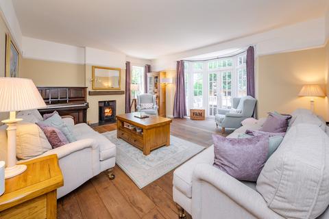 62 Buckingham Way, Wallington, SM6 9LT