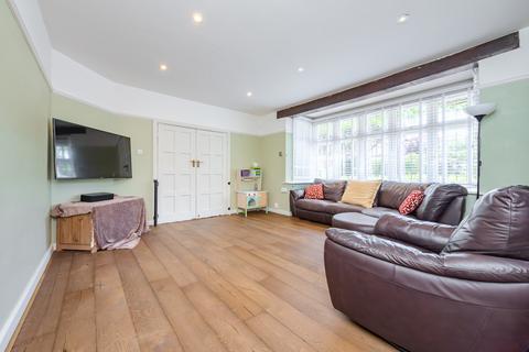 62 Buckingham Way, Wallington, SM6 9LT