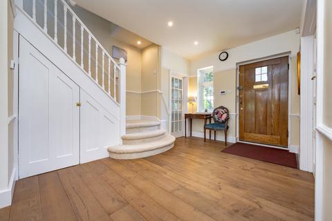 62 Buckingham Way, Wallington, SM6 9LT