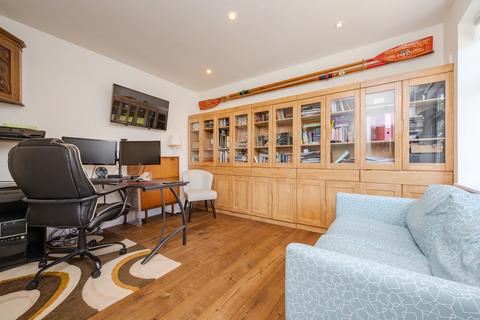 62 Buckingham Way, Wallington, SM6 9LT