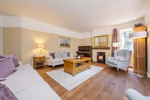62 Buckingham Way, Wallington, SM6 9LT