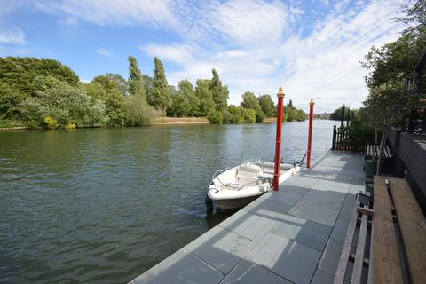 4 bedroom detached house for sale, The Island, Thames Ditton