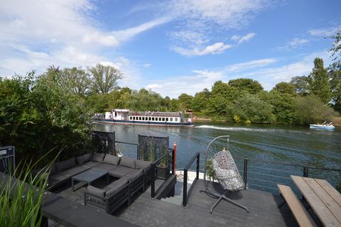 4 bedroom detached house for sale, The Island, Thames Ditton