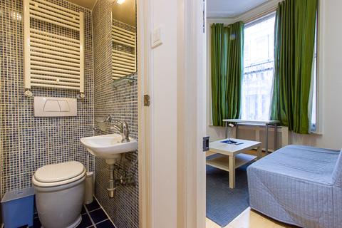 Studio to rent, Fairholme Road, London W14