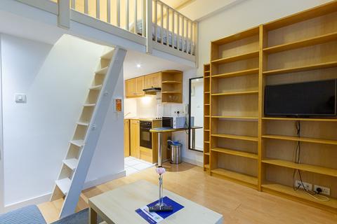 Studio to rent, Fairholme Road, London W14