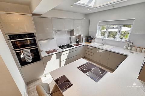 3 bedroom chalet for sale, Bartley Road, Benfleet