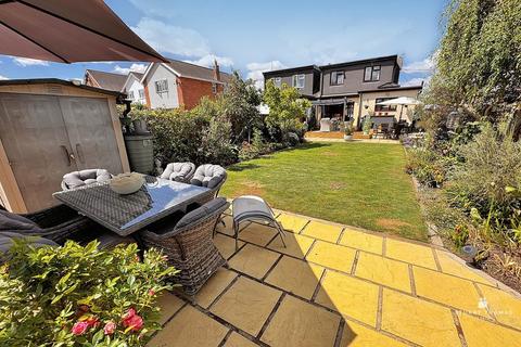 3 bedroom chalet for sale, Bartley Road, Benfleet