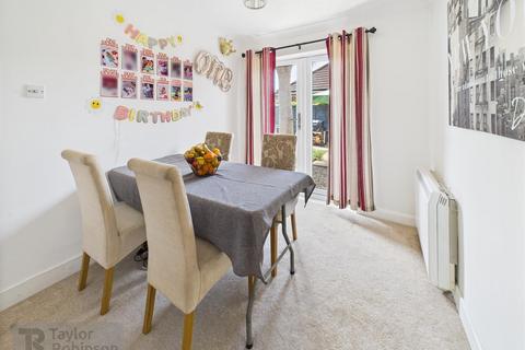 11 Cobbles Crescent, Crawley, RH10 8HA