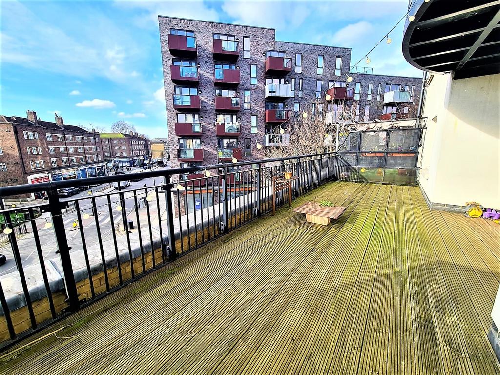 2 Bedroom Apartment - Mercer Court, 1 Candle Stre