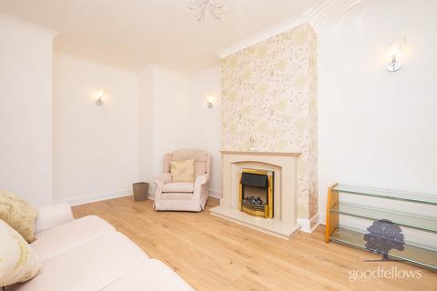 2 bedroom maisonette to rent, Lynmouth Avenue, Morden SM4