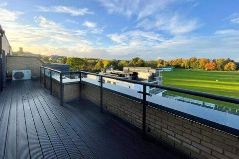 2 bedroom flat for sale, Wharf Road, Surrey GU1