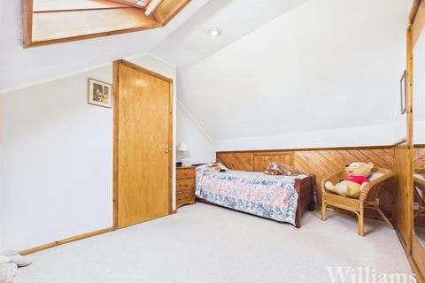 5 bedroom detached bungalow for sale, Wendover Road, Aylesbury HP22