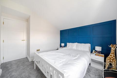 Flat B, 7 Farren Road, London, SE23 2DZ