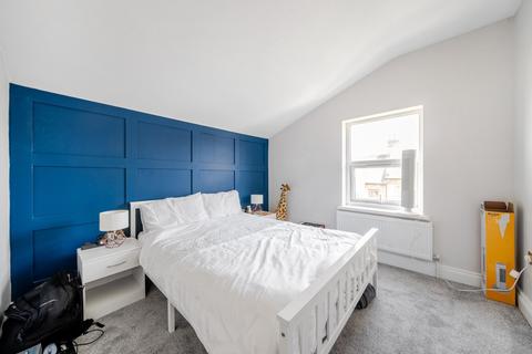 Flat B, 7 Farren Road, London, SE23 2DZ