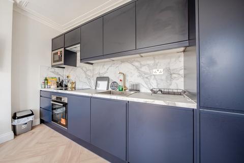 Flat B, 7 Farren Road, London, SE23 2DZ