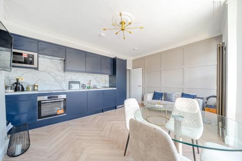 Flat B, 7 Farren Road, London, SE23 2DZ