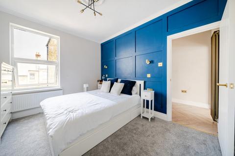Flat B, 7 Farren Road, London, SE23 2DZ