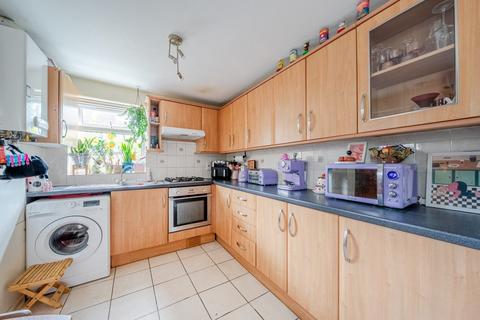 1 bedroom flat for sale, Linden Grove, London, SE15