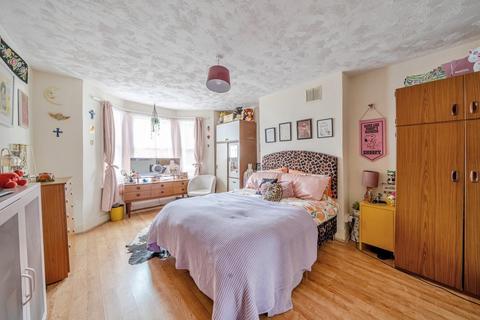 undefined, Linden Grove, London, SE15