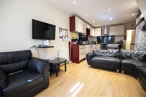 6 bedroom house to rent, Dawlish Road, Birmingham B29