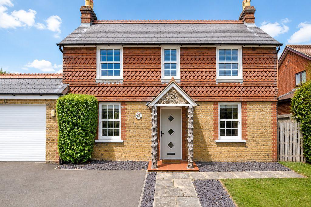 3 bedroom detached house for sale in Maidstone on OnTheMarket
