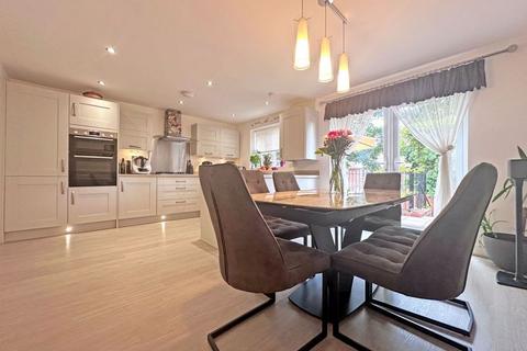 undefined, Laura Roberts Close, WEST BROMWICH, B70 0FJ