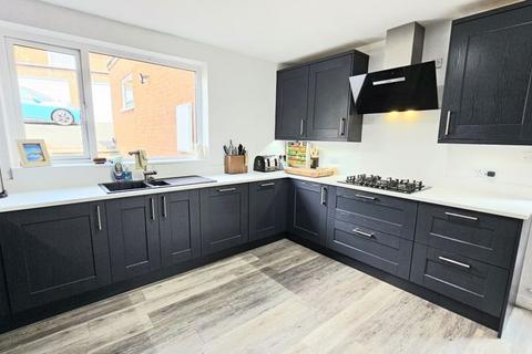 4 bedroom detached house for sale, Aylestone Drive, Hereford HR1
