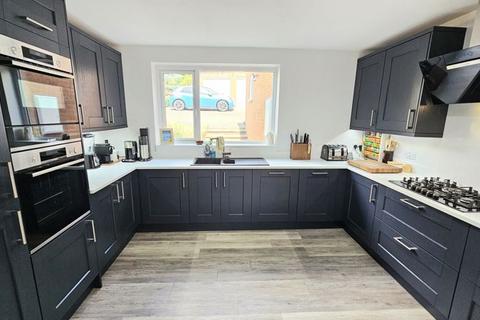 4 bedroom detached house for sale, Aylestone Drive, Hereford HR1