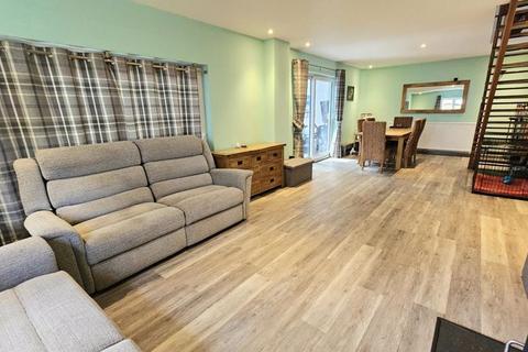 10 Aylestone Drive, Hereford, HR1 1HT