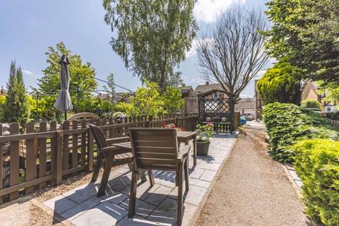 29 Ingleside, Colnbrook, Slough, SL3 0PD