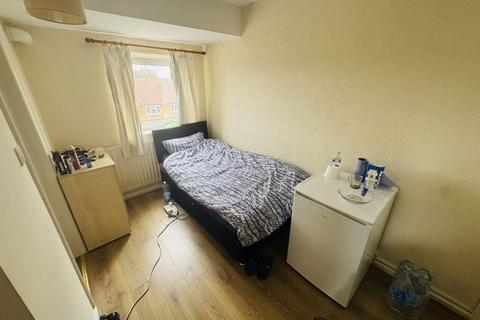 undefined, Sutton Court Road, Uxbridge