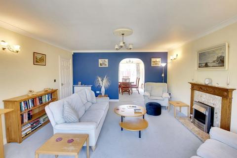 8 Beatrice Way, Trowbridge, BA14 7TX