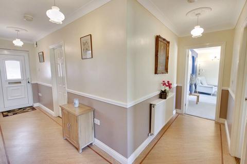 8 Beatrice Way, Trowbridge, BA14 7TX