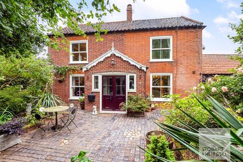 4 bedroom detached house for sale, The Street, North Walsham NR28