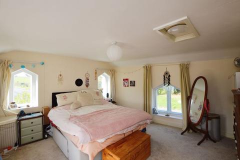 3 bedroom detached house for sale, Amesbury Road, Salisbury                                           *NO ONWARD CHAIN*