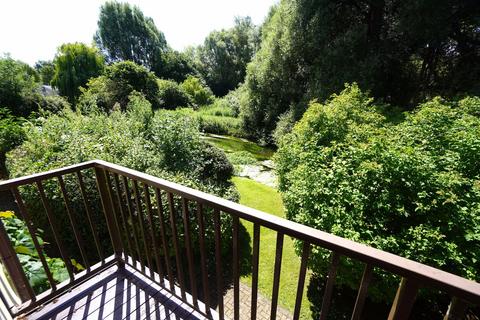 2 bedroom flat for sale, London Road, High Wycombe HP11