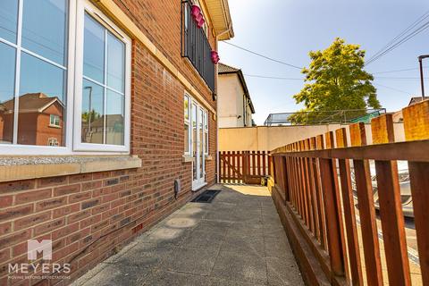 2 bedroom flat for sale, Belle Vue Road, Bournemouth, BH6 3