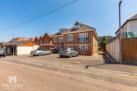 2 bedroom flat for sale, Belle Vue Road, Bournemouth, BH6 3