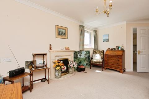 1 bedroom apartment for sale, Kingsley Court, Aldershot GU11