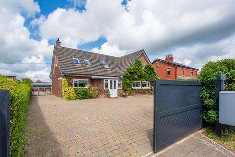 4 bedroom detached house for sale, Leyland Lane, Leyland PR25