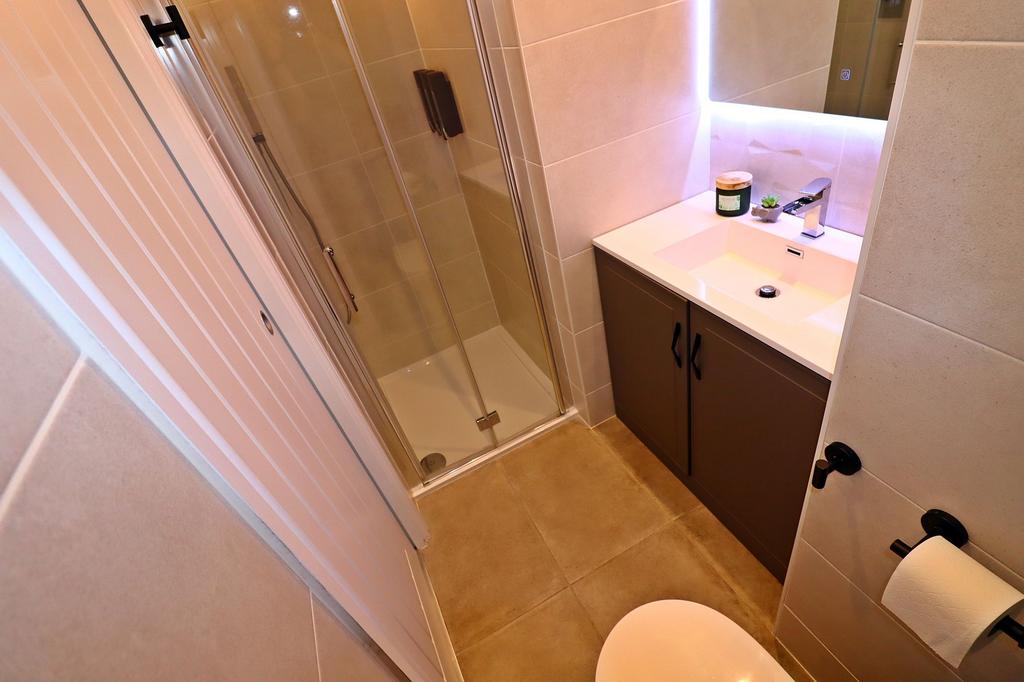 Ensuite