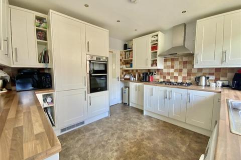 3 bedroom detached bungalow for sale, Milford Avenue, Stony Stratford, Milton Keynes
