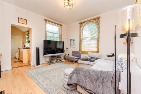 1 bedroom ground floor flat for sale, 1 Albany Terrace, Chatham ME4