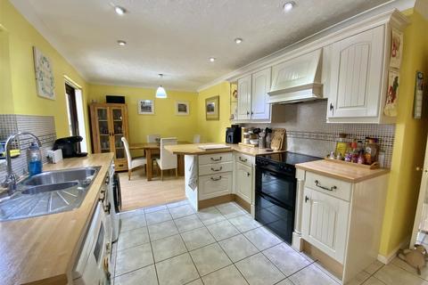 4 bedroom detached bungalow for sale, 34 Milesmere, Two Mile Ash, Milton Keynes, MK8 8DP