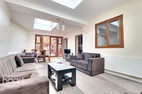 4 bedroom detached house for sale, Queens Road, Smethwick