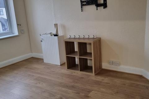 2 bedroom flat to rent, Collier Row Lane, London RM5