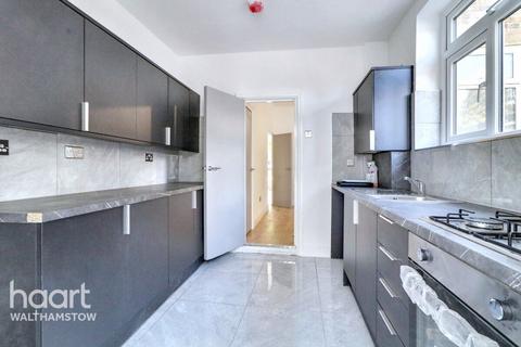 4 bedroom end of terrace house for sale, Beresford Road, Walthamstow