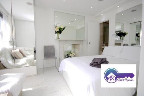 1 bedroom in a flat share to rent, London W2